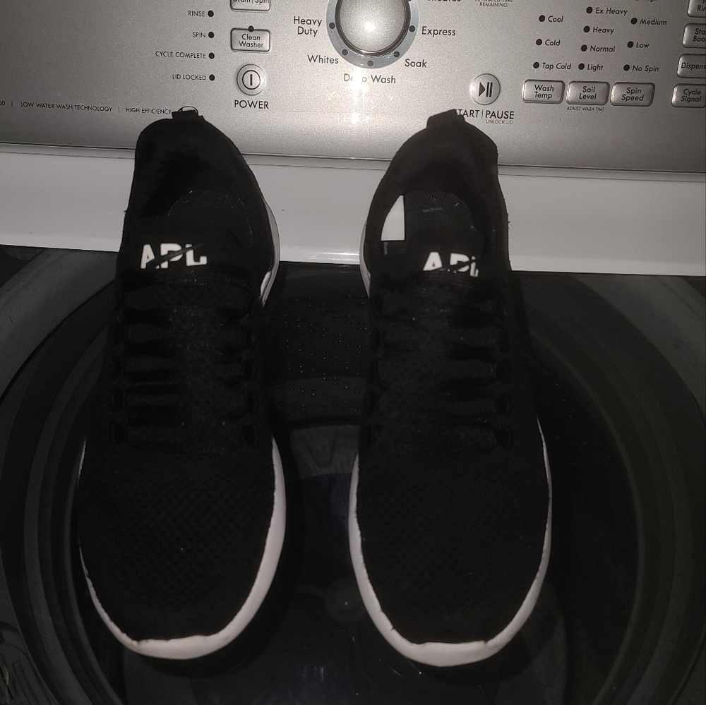 Ladies APL tech loom breeze size 11